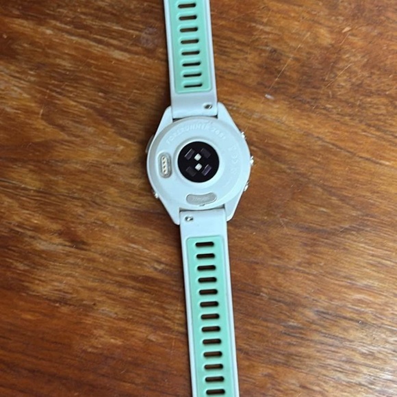 Garmin Forerunner 265S with Black Bezel and White Case - Picture 4 of 4